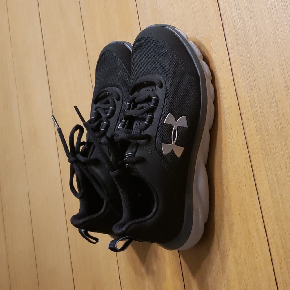 Boys sneakers